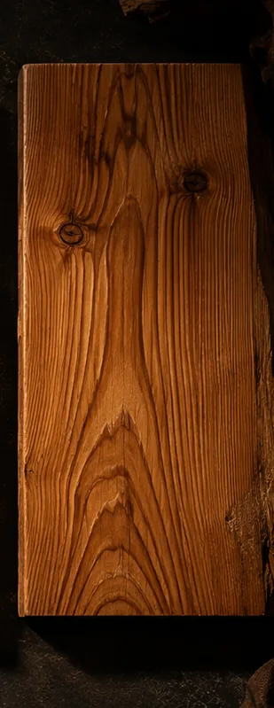 Лиственница — образец породы древесины, мастерская DeloDecor